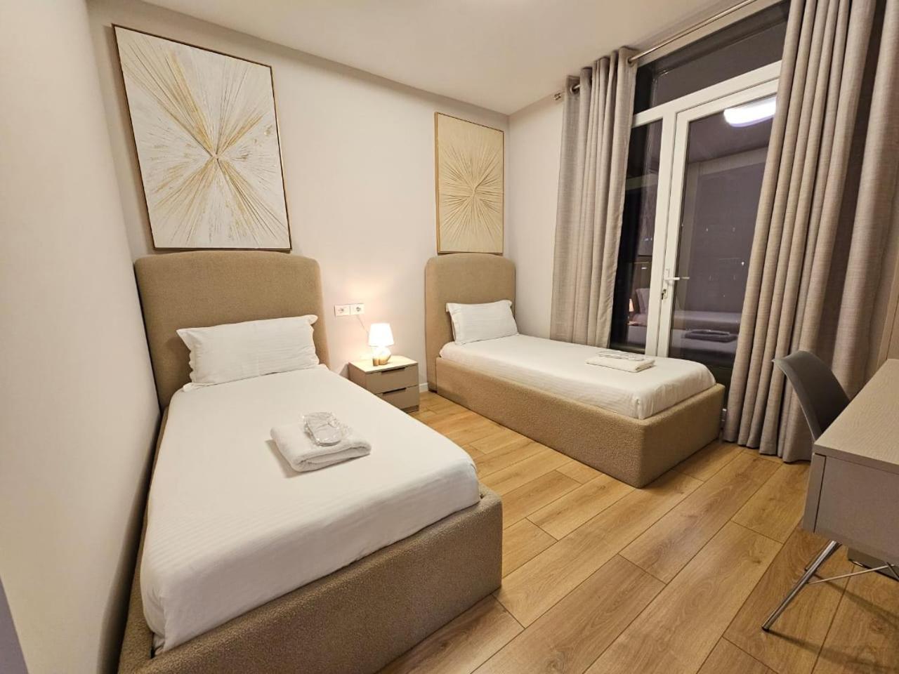 Miku Apartment-Modern 2Bedroom In Prime Location ティラナ エクステリア 写真